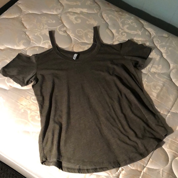 Z Supply Tops - Z Supply Off Shoulder Tee Z Supply Tops - Z Supply Off Shoulder Tee